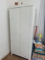 Armoire blanche enfant 2 portes parfait état pour la rent...