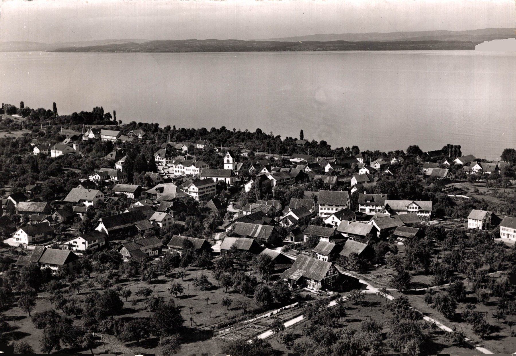 Cartoline postali: Flugaufnahme Uttwil am Bodensee – Usato da Bronschhofen venduto da Astore