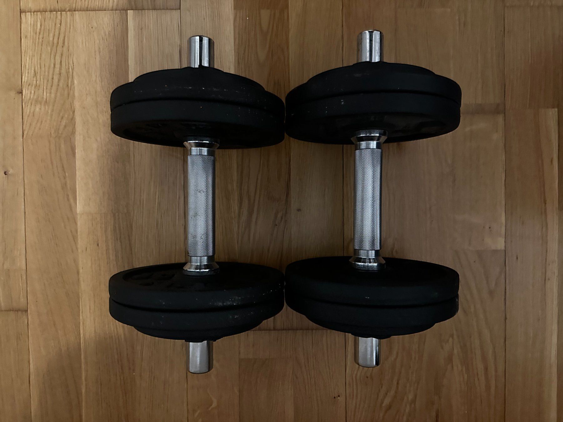 Decathlon Poids & Haltères: dumbells 2x12 kg plus stops – D'occasion à Baar par vag_6mg5