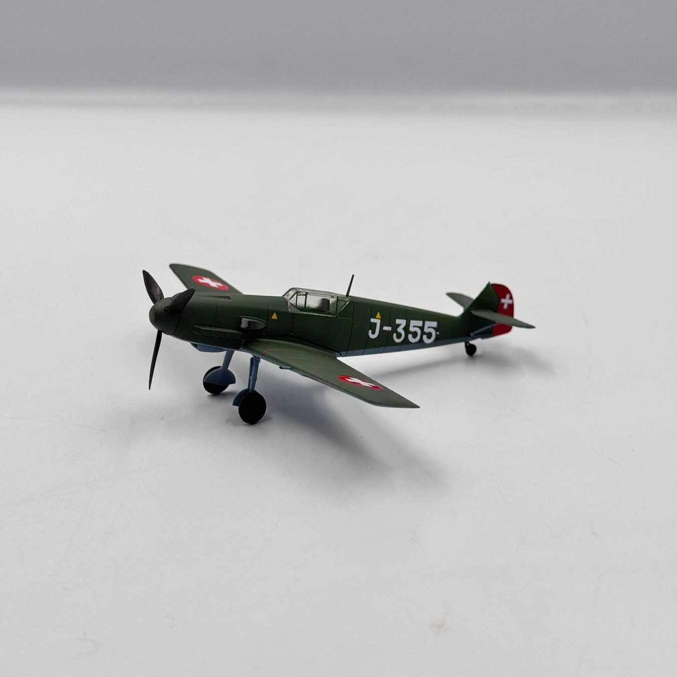 Schweizer Armee Kit di modellismo & Modellini statici: Messerschmitt Me 109E Schweiz J-355 1/87 – Nuovo e nell'imballaggio originale da Hochfelden venduto da aviatikboerse_top 1