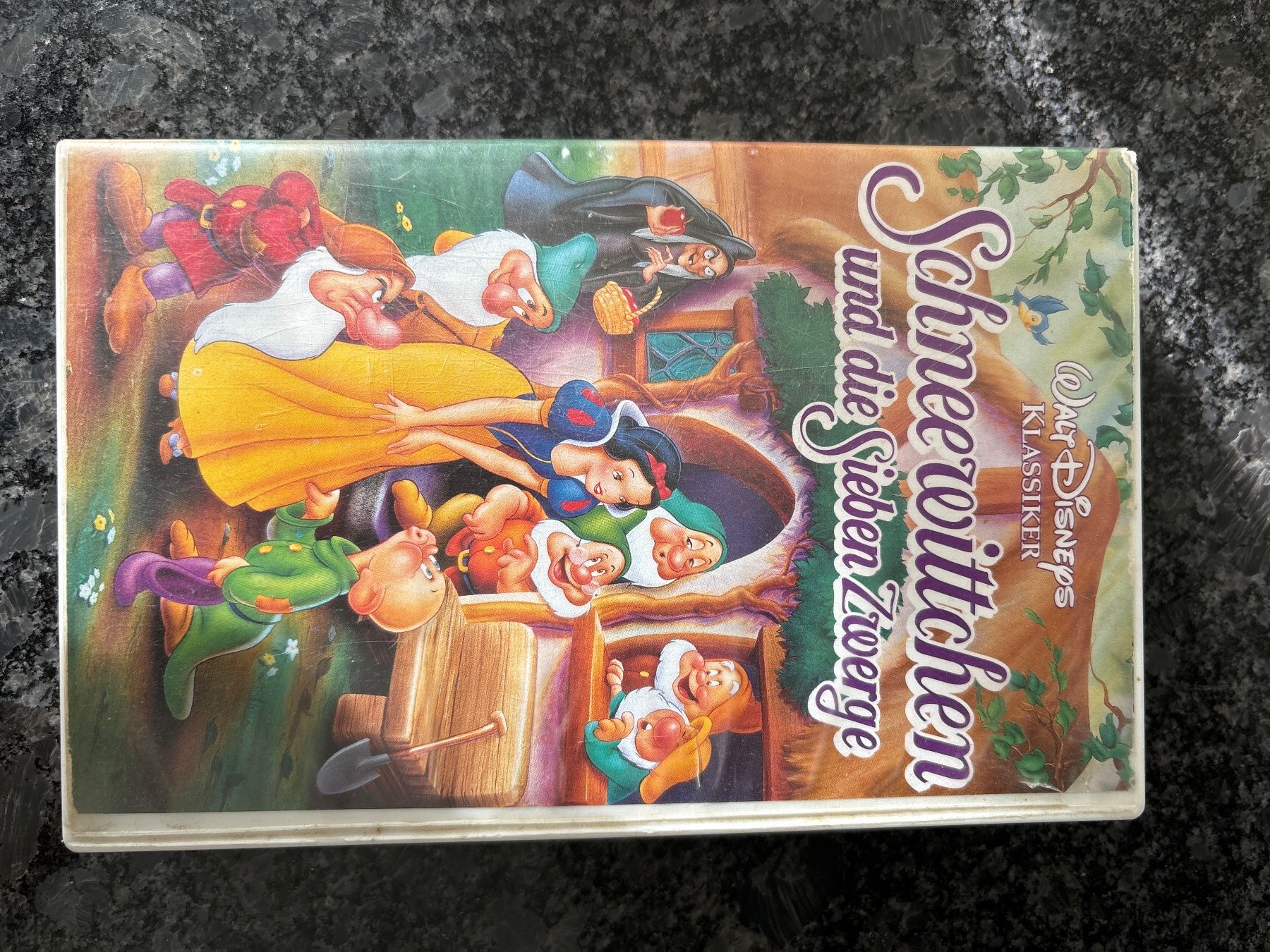 Tutti i VHS: VHS - Schneewittchen und die sieben Zwerge – Usato da Münchenbuchsee venduto da pulvfr