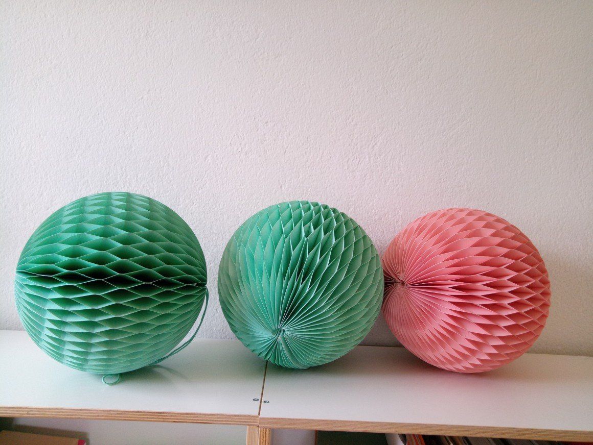 Tutte le decorazioni: Dekokugeln aus Papier – Usato da Zürich venduto da philoumena 1