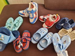 9 Paar Kinder Schuhe div Modelle neun gr 25 28 29 33 34
