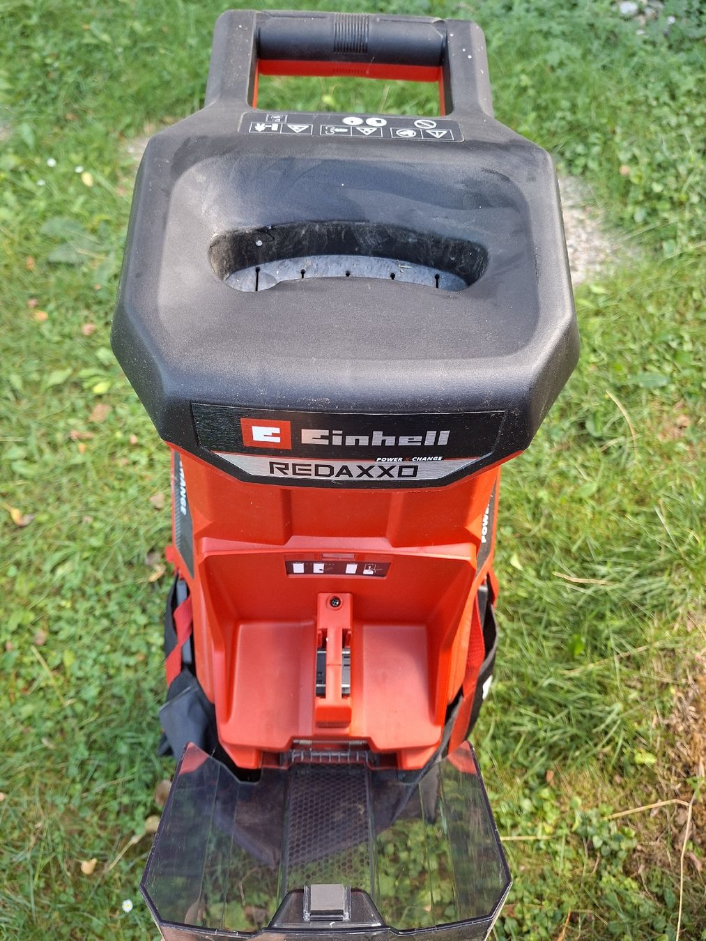 Einhell Trinciatrici: Broyeur de végétaux Einhell Redaxxo à batterie – Usato da Cressier NE venduto da SuperBalou 2