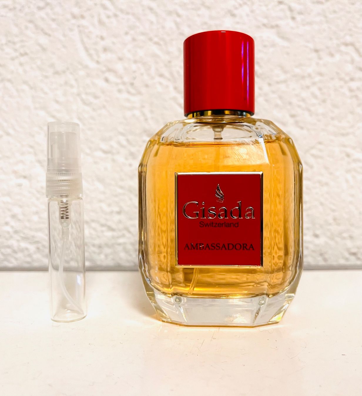 Profumi & Eau de Toilette: Ambassadora Gisada 5 ml Abfüllung – Nuovo (secondo la descrizione) da St. Gallen venduto da lfs_nxl8