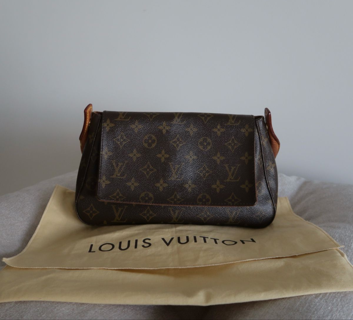 Louis Vuitton Sacs femmes: Louis Vuitton Mini Looping – D'occasion à Zürich par mad_2dwc 6