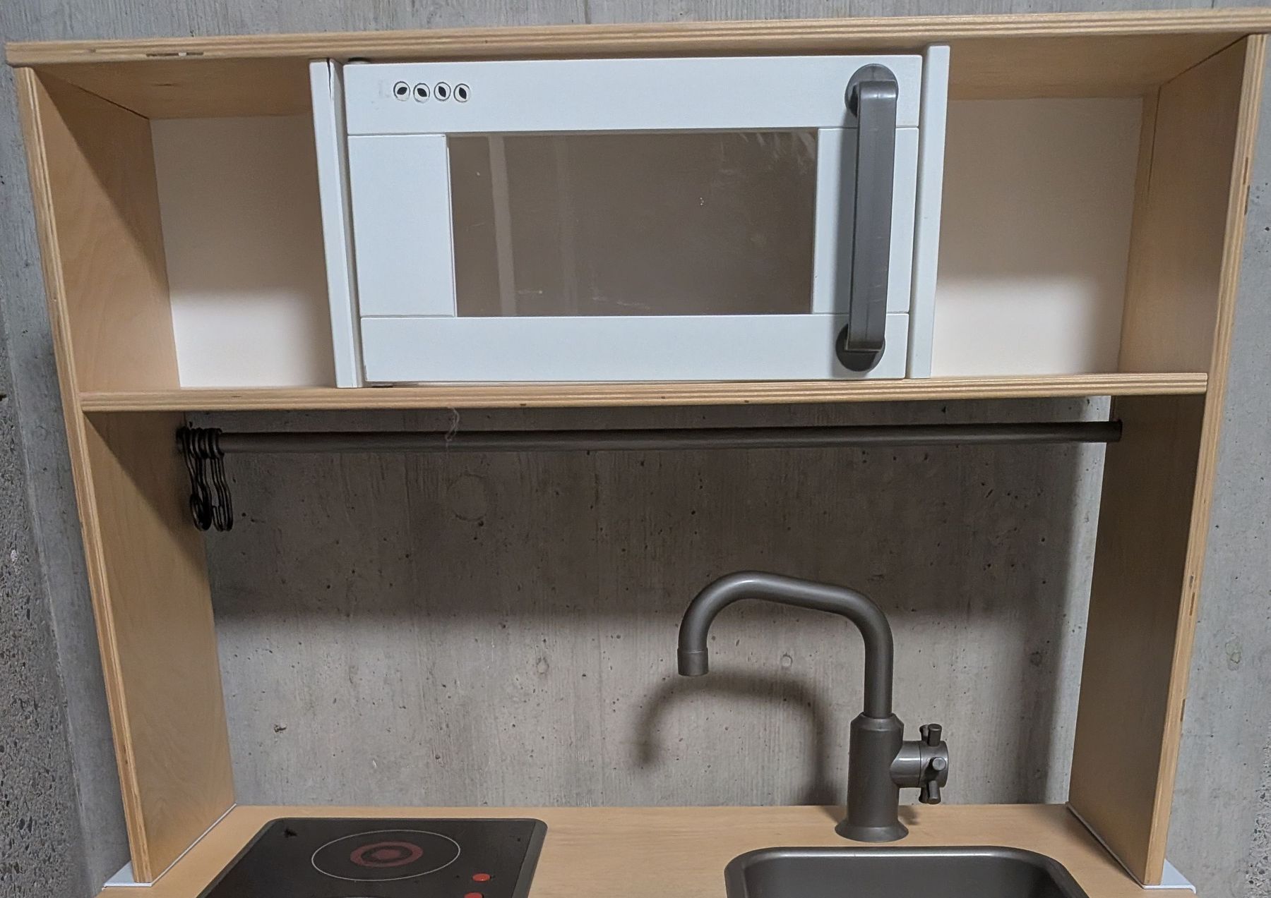 Ikea Giocattoli: Kitchenette for children wood microwave sink – Usato da Zürich venduto da ash_vqx6