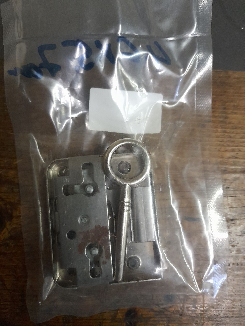 Schlösser: Schrankschloss 4.6cmx5.7cm Pos.No.2 – Neu und originalverpackt aus Stetten AG von Maschinenwarencenter 1