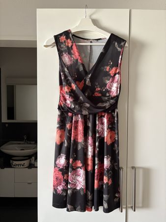 Kleid von Anna Field