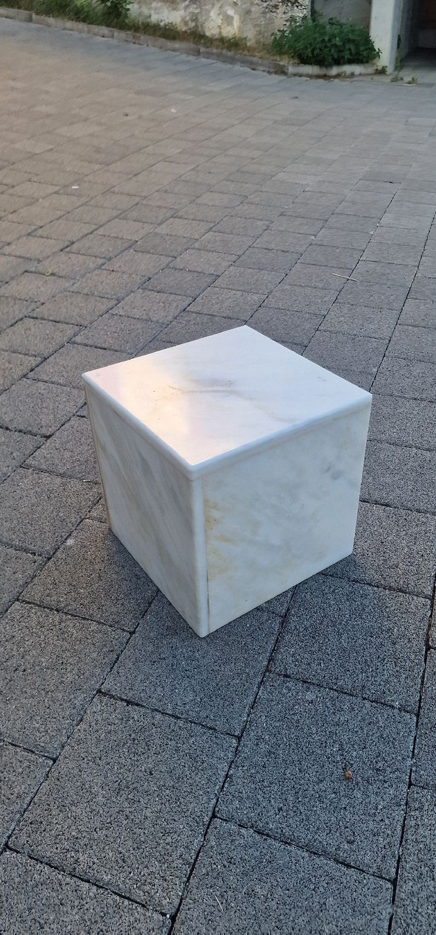 Sgabelli: Beistelltisch /  Blumen hocker aus echte  Marmor 30x30 – Usato da Grellingen venduto da syl_t5wm 2