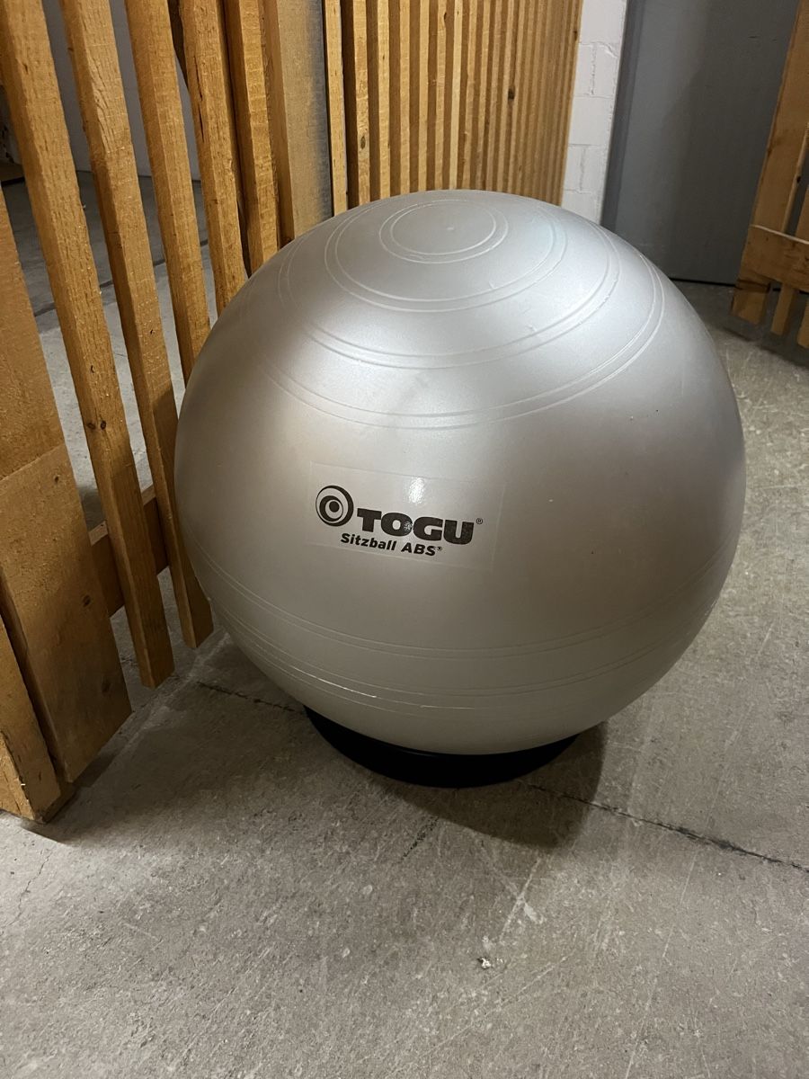 Togu Bälle: Togu ABS Sitzball inkl. Sockel – Gebraucht aus Zürich von gen_vlb7