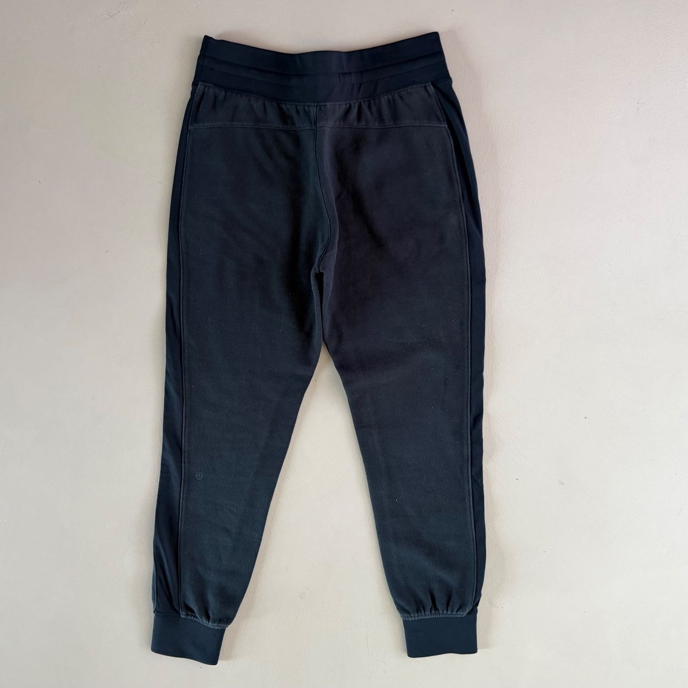 Lululemon Pantalons: LULULEMON Jogginghose 🖤 – D'occasion à zürich par vintage12 3