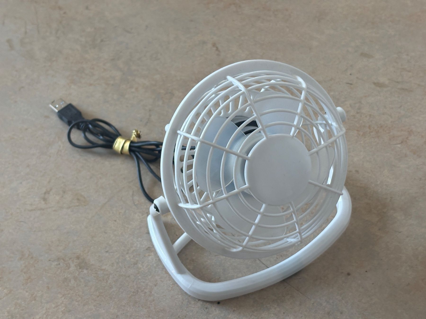 Ventilatori: USB Ventilator klein weiss funktionsfähig – Usato da Dietikon venduto da The-Star-Shop