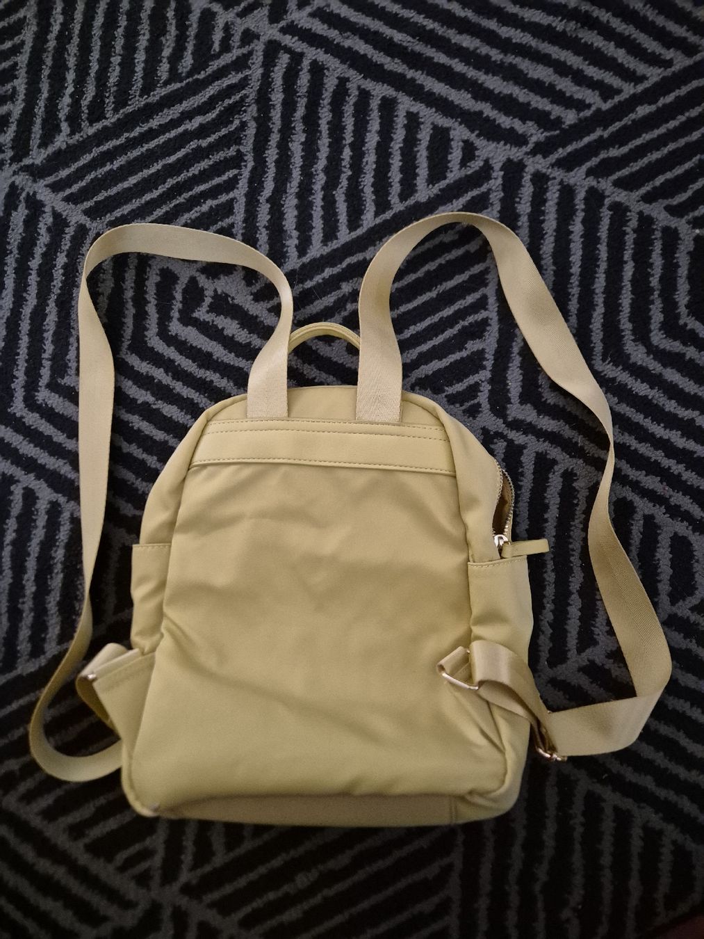 Anna Field Sacs à dos: Kleiner Rücksack, Anna Field, gelb – D'occasion à Pfungen par Sonnestern 1
