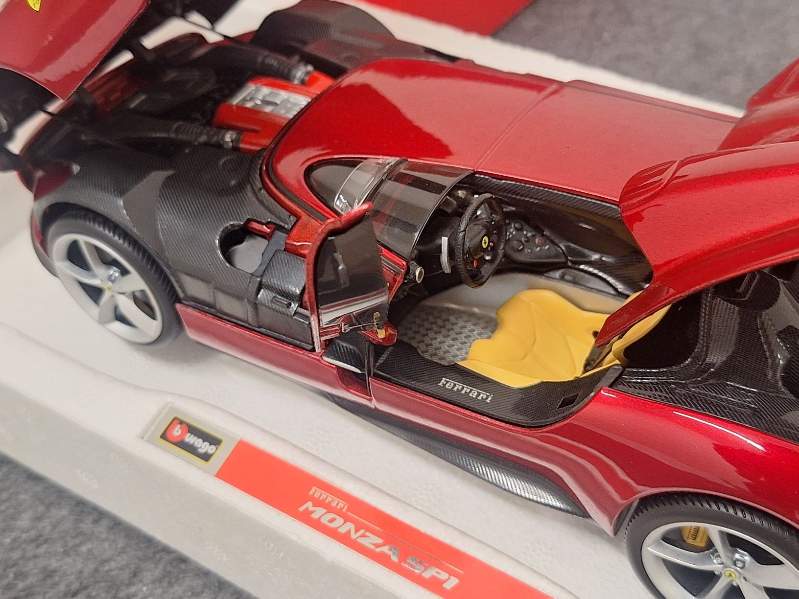 Bburago Modellini d'auto: Bburago Ferrari Monza SP1 1/18  – Nuovo (secondo la descrizione) da Grüt (Gossau ZH) venduto da wisdomio7 5