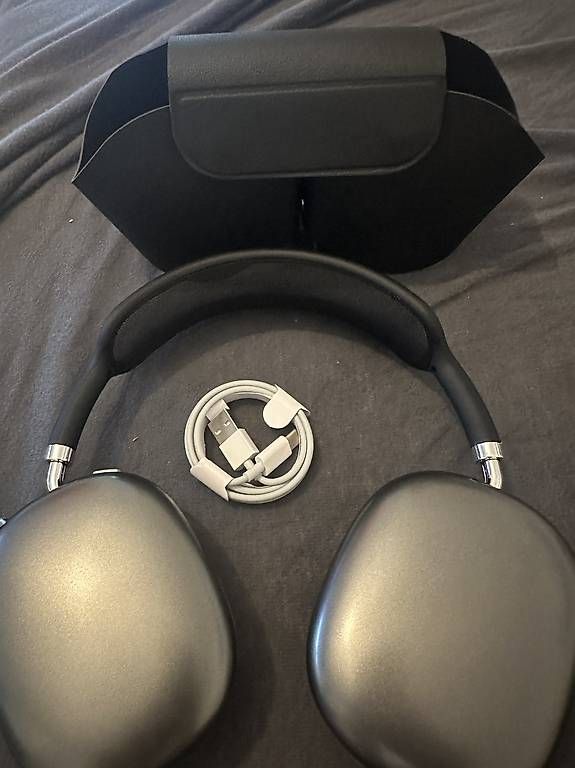 Cuffie: AirPods Max Schwarz – Usato da Urdorf venduto da Rafael.54 3