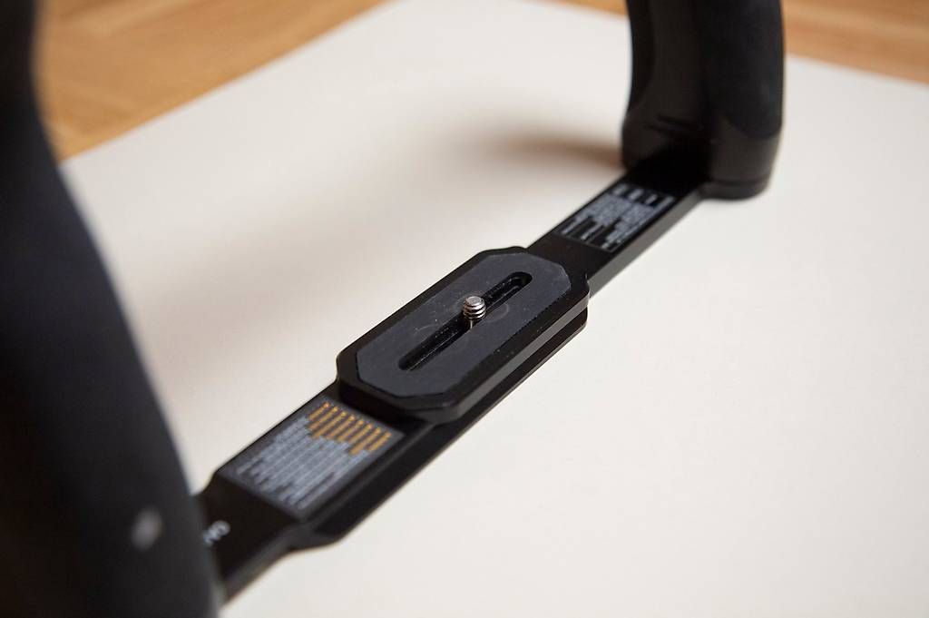 Sonstiges Zubehör: NEEWER Camera Cage Käfig Universal DSLR CA106 – Gebraucht aus Luzern von postdoc23 1