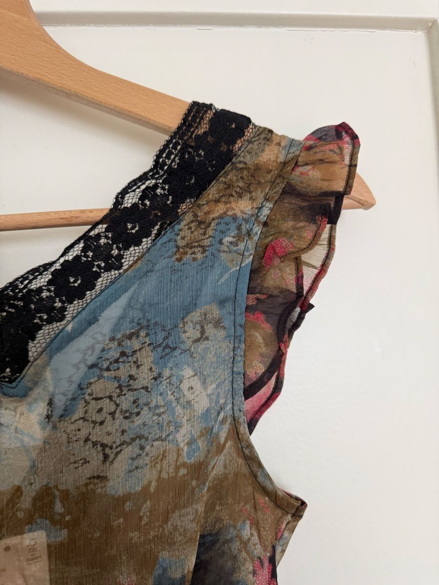 Urban Outfitters Tops: Blouse Top – Neu und originalverpackt aus Zürich von jul_5t9s 5