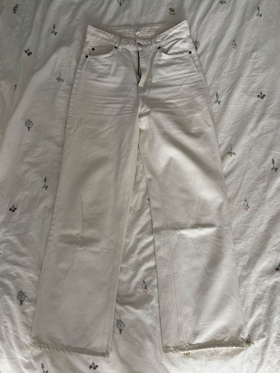H&M Jeans: Weisse straight leg jeans – D'occasion à Unterägeri par jmo_m9n6 1