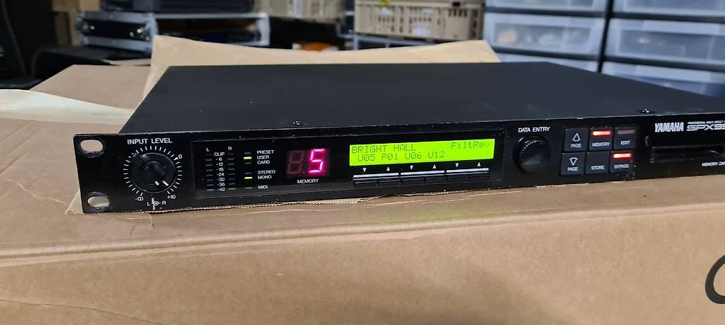 Strumenti musicali: Yamaha SPX990 Professional Multi-Effects Processor – Usato da Wallisellen venduto da Daijga