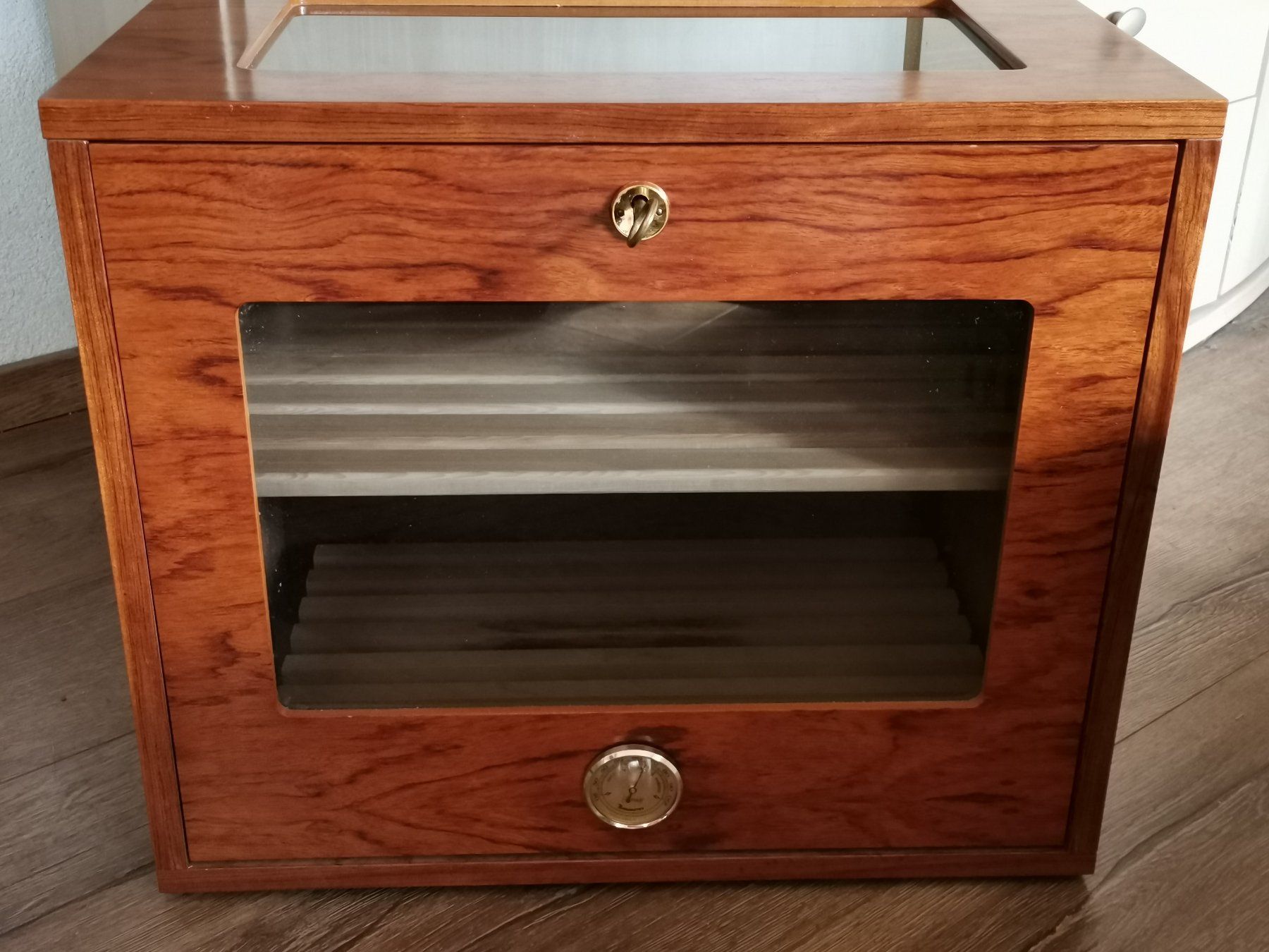 Humidore: HUMIDOR Palisanderholz – Neu (gemäss Beschreibung) aus Suhr von Brocki-Suhr