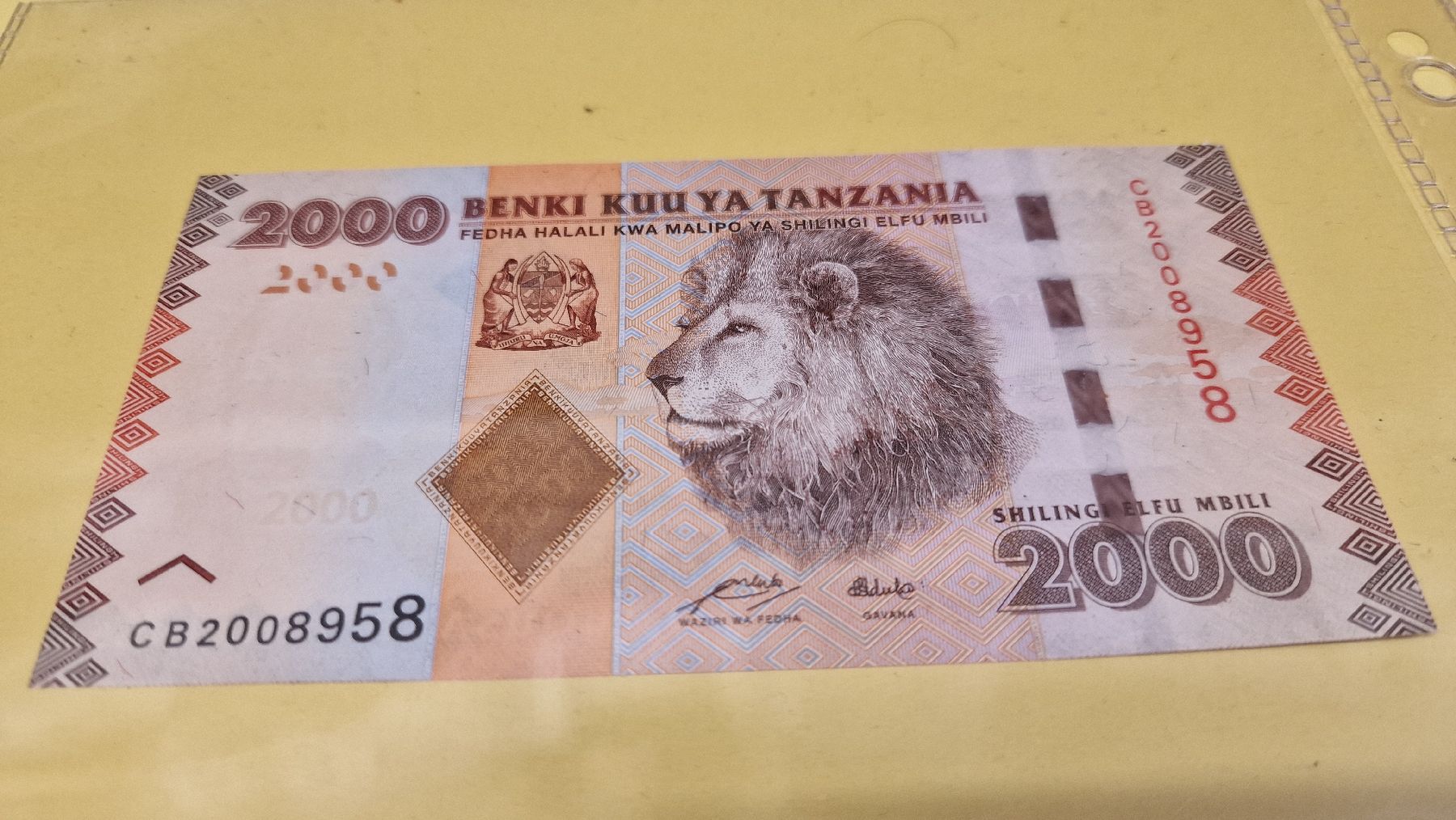 Banconote: Tansania 2000 Schilling, Löwe, Banknote, Afrika – Nuovo e nell'imballaggio originale da Herisau venduto da Antiques.AR