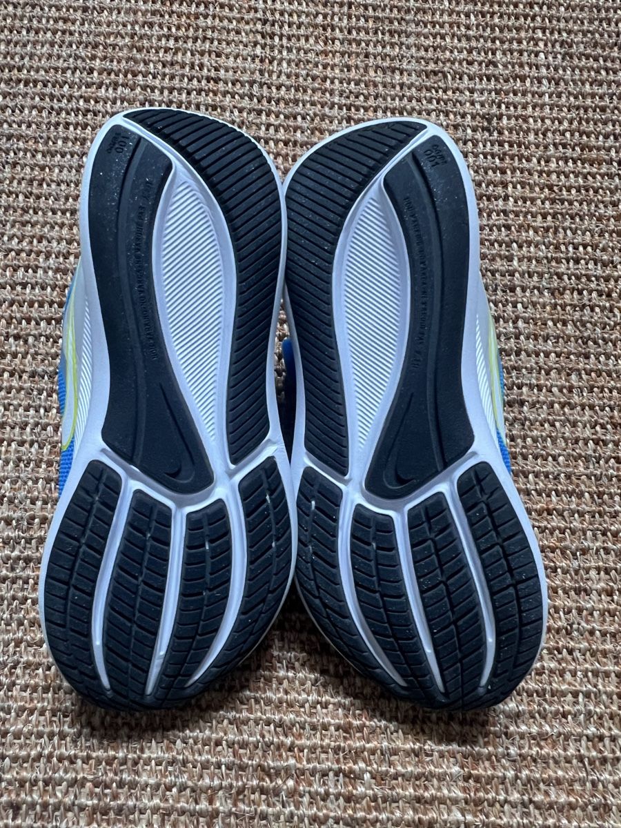 Scarpe per ragazzi: Nike Turnschuhe Gr.30 sehr gut – Usato da Bottighofen venduto da fritz-81 1