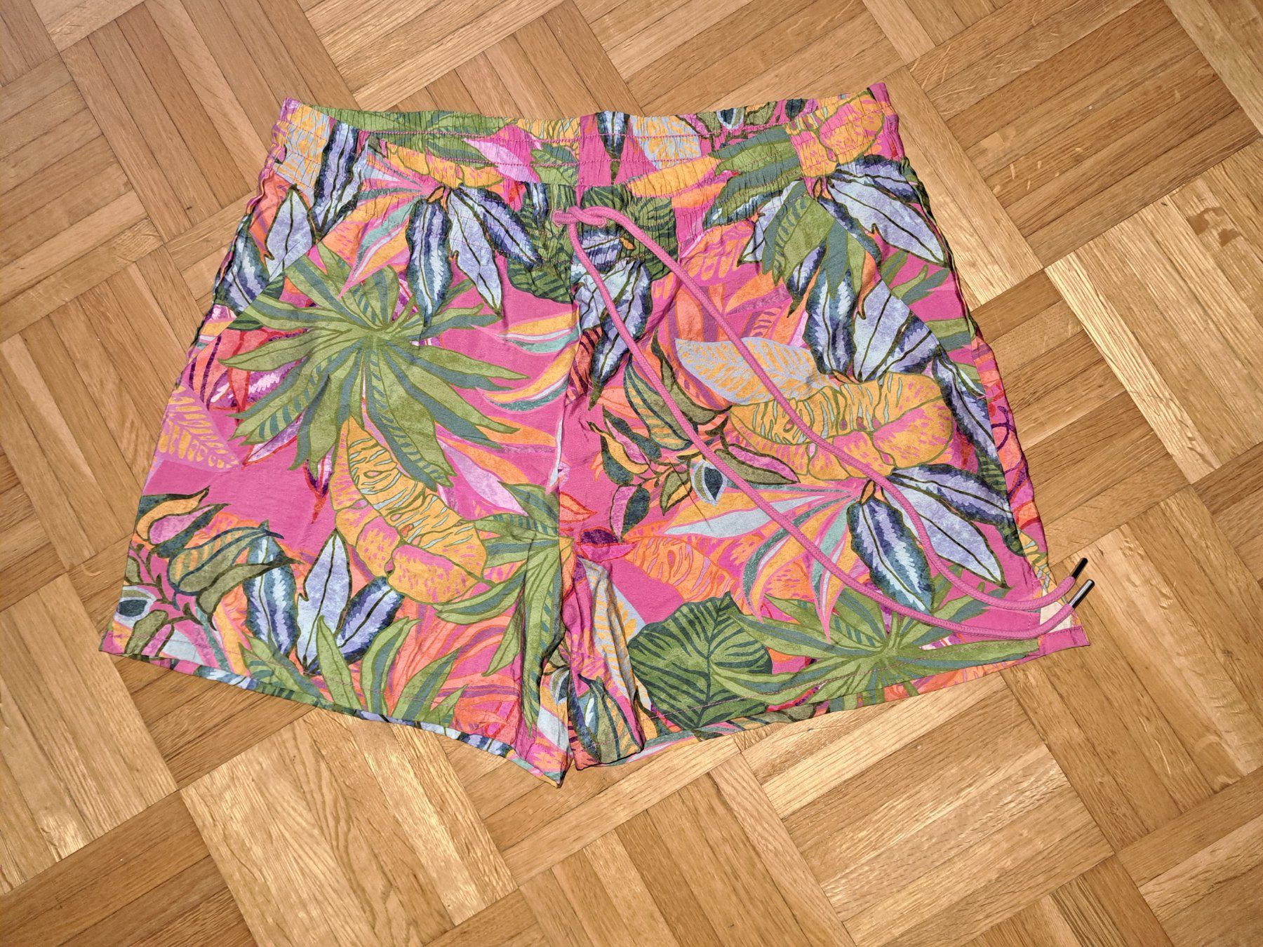 H&M Pantaloni: Pull-on Shorts H&M Gr XS – Nuovo e nell'imballaggio originale da Effretikon venduto da gonzzi 3