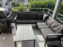 Balkon-/Outdoor-Lounge inkl. Tisch zu verkaufen  CHF 250