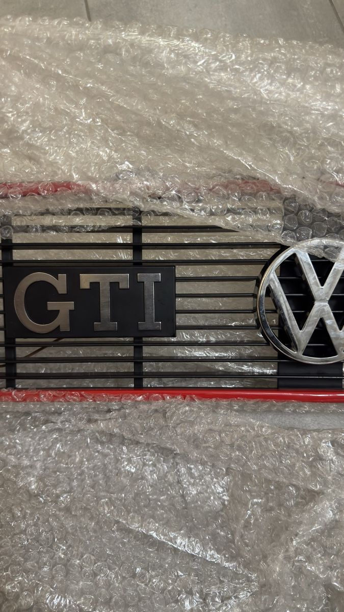 Volkswagen Tutti pezzi di ricambio auto: Calandre golf mk1 GTI OEM – Nuovo (secondo la descrizione) da Senarclens venduto da nog_m7qw 4