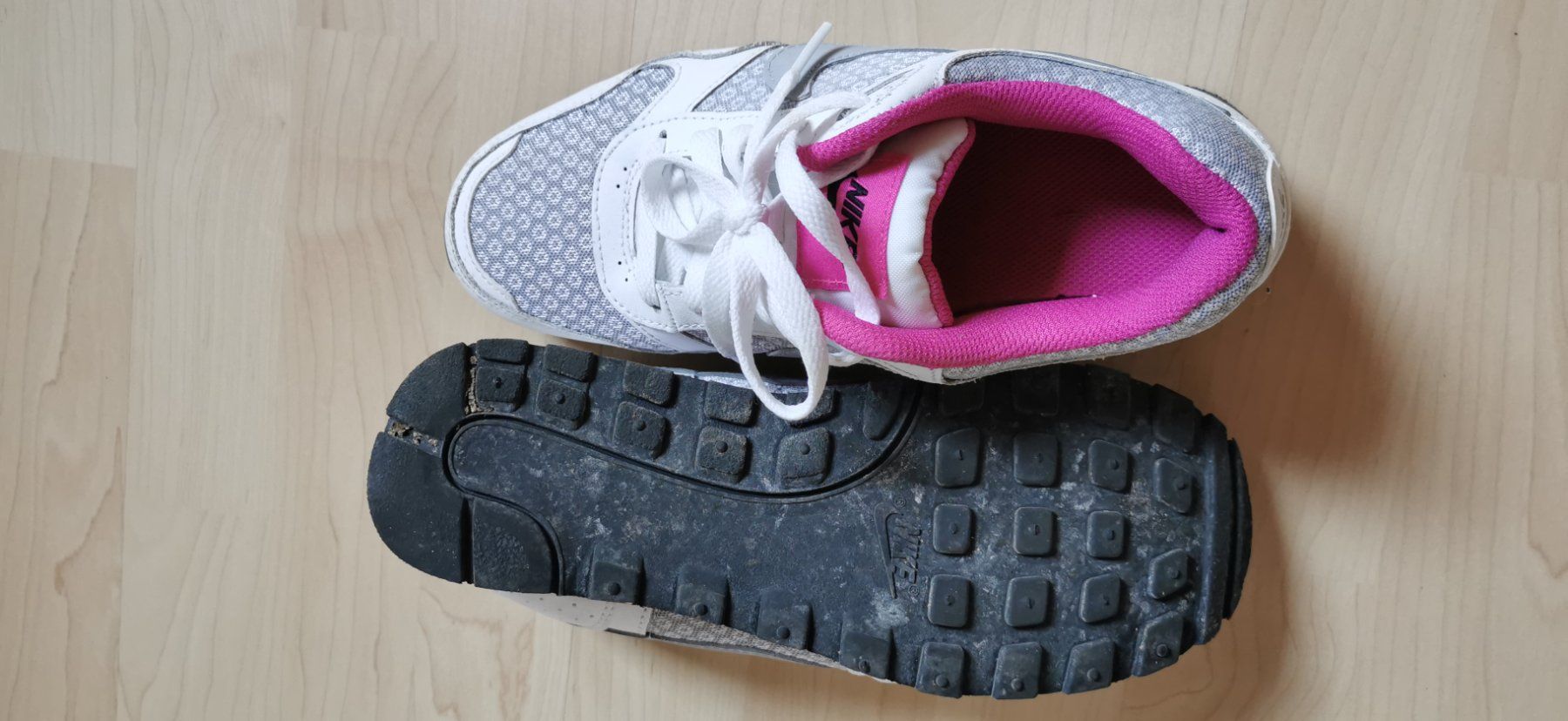 Nike Scarpe da donna: Nike Schuhe 37.5 – Usato da Oberkulm venduto da Preneur 2