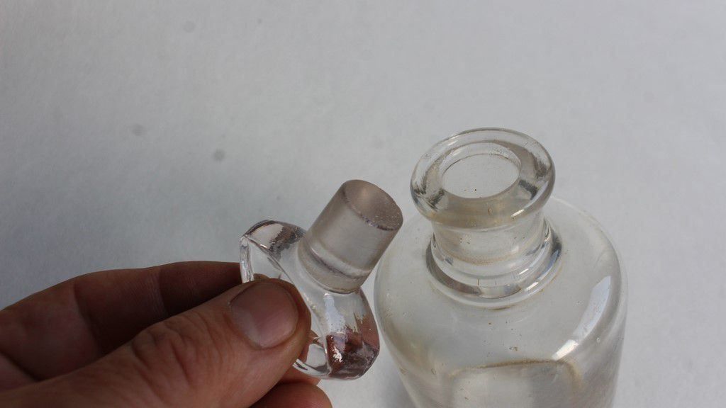 Flaconi: GUERLAIN Ancien Flacon à parfum – Usato da Vandoeuvres venduto da Dom-Tom 1