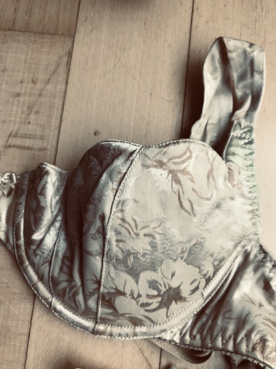 Triumph Altra biancheria intima: Goldfarbener BügelBH BH Triumph – Usato da Alpnach Dorf venduto da marvo 7