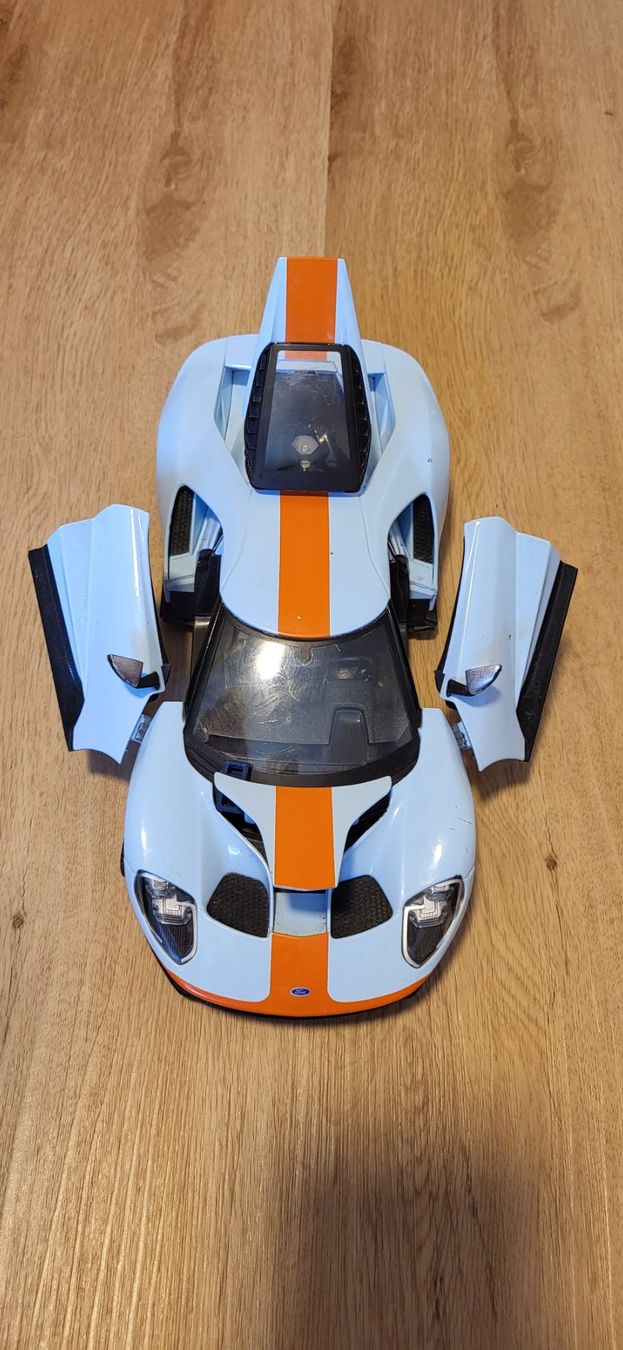 Spielzeuge: Ford GT 2017 1/18 – Gebraucht aus Schleinikon von Frida11
