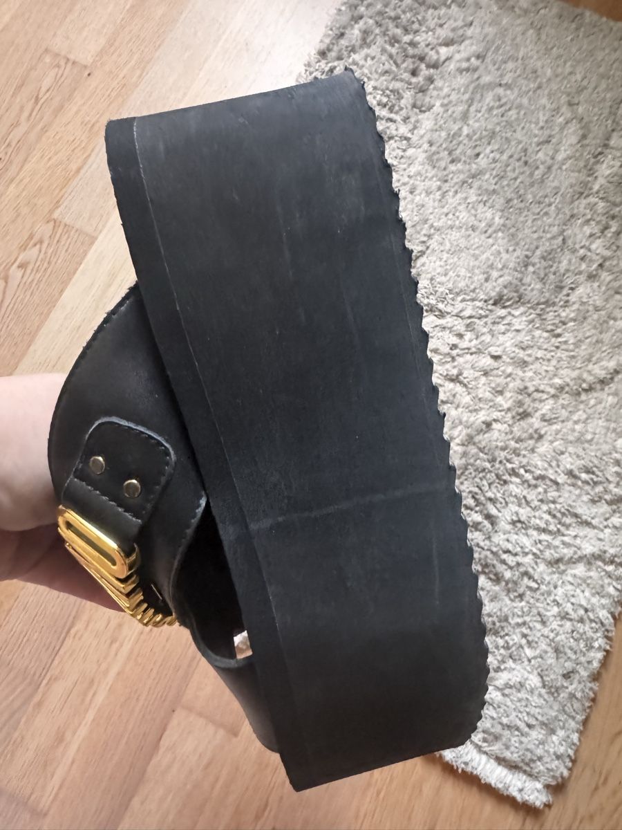 Damenschuhe: Moschino gr 38 – Gebraucht aus Münchenstein von By.gabriela.v 1