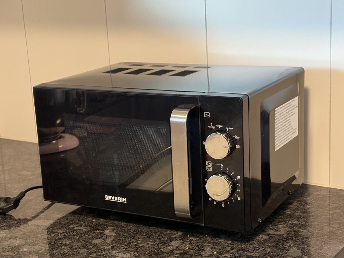 Elettrodomestici da cucina: Mikrowelle Severin schwarz – Usato da Dübendorf venduto da Sue000 1
