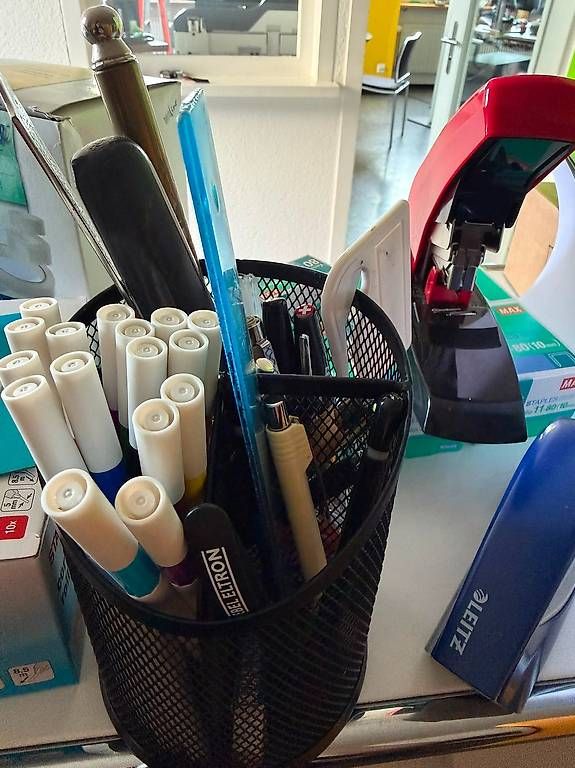 Ordner: Diverses Büromaterial zu verschenken – Gebraucht aus Sursee von man_t6lz 2