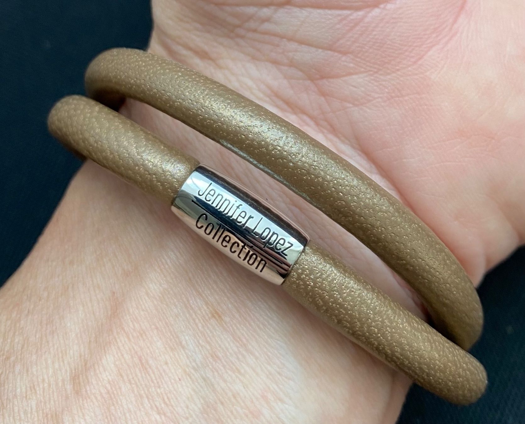 Bracelets: Lederarmband 40cm, Verschluss magnetisch, bronzefarben – D'occasion à Reichenburg par Noxima 1