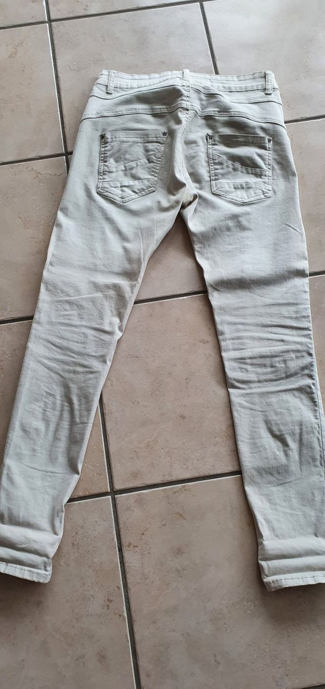 Hosen: Pantalon en coton XS blanc cassé – Gebraucht aus Moutier von gvmv 2