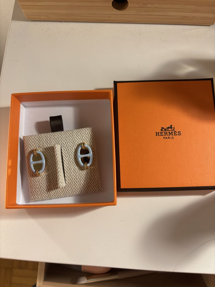 Hermès Orecchini pendenti & Orecchini a lobo: Hermès Ohrringe in Hellblau mit Beleg – Nuovo e nell'imballaggio originale da Zollikon venduto da han_rvt8