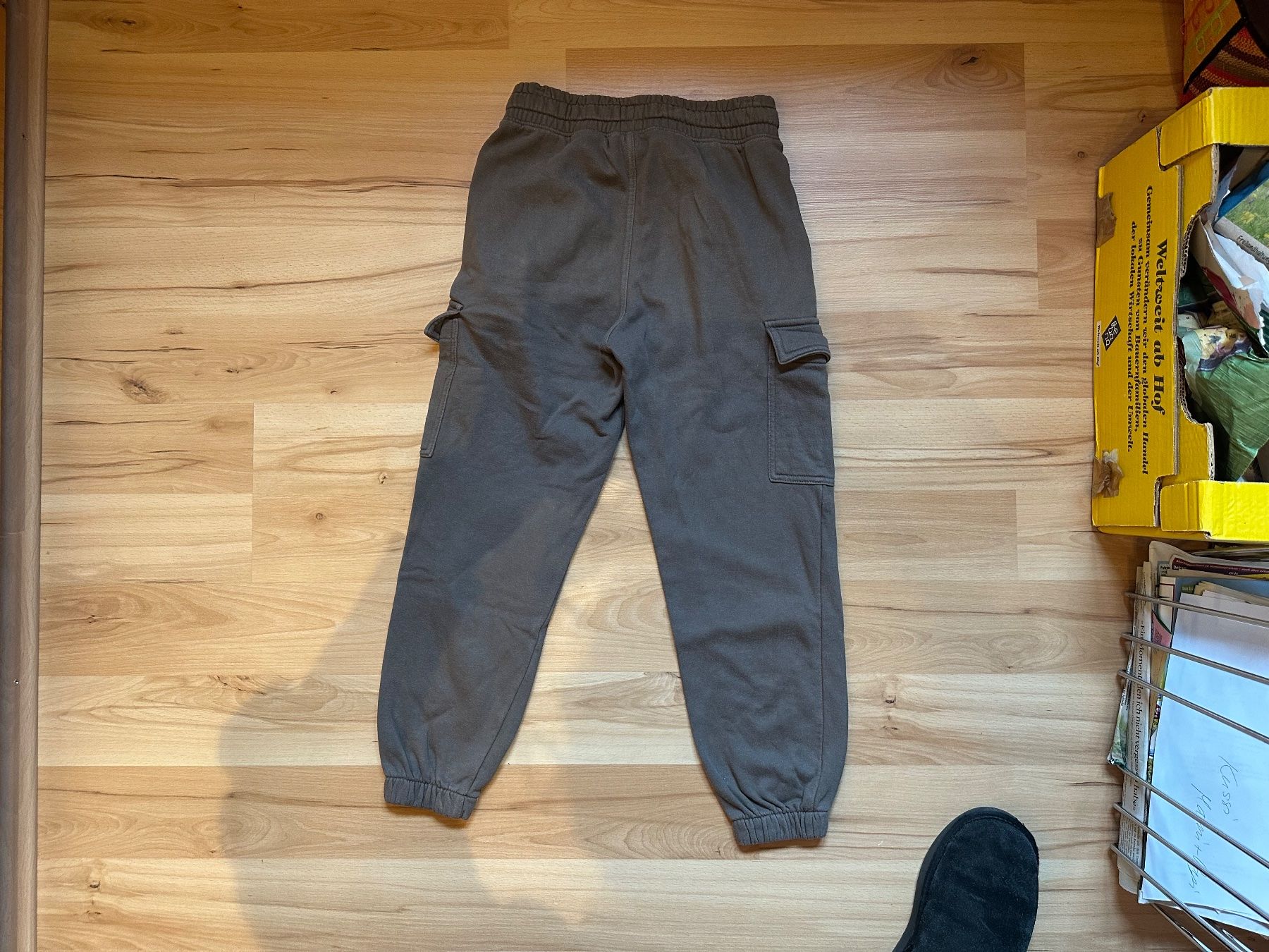 H&M Pantaloni: Cargo-Joggpants Grösse 140 braun – Usato da Hausen AG venduto da dege02 4