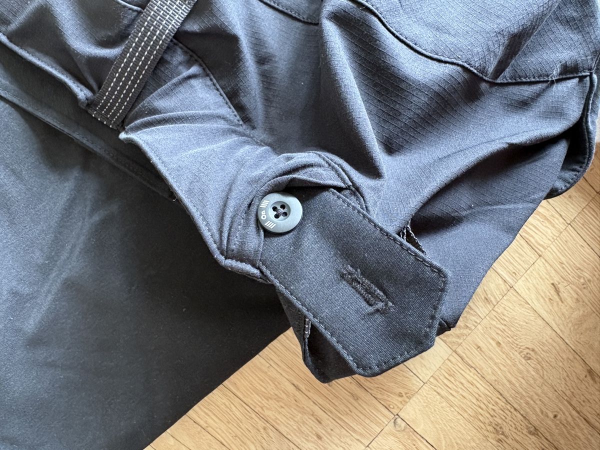 Pantaloni: ON run on clouds explorer pants – Usato da Rombach venduto da akiromay 2