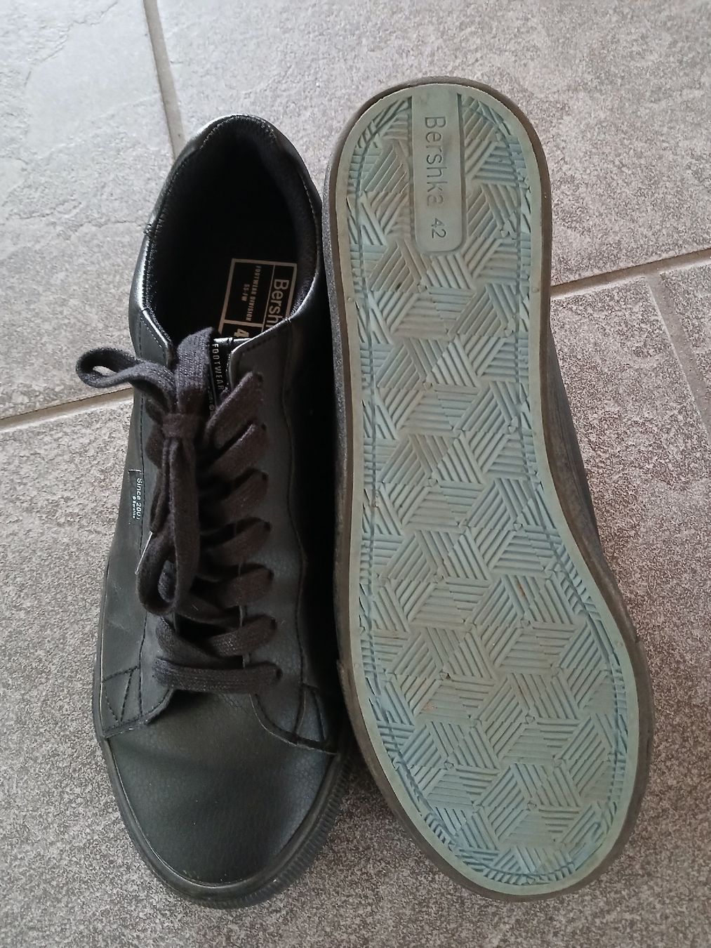Bershka Scarpe da uomo: bershka Schuhe schwarz 42 – Usato da recherswil venduto da papamoll71 2