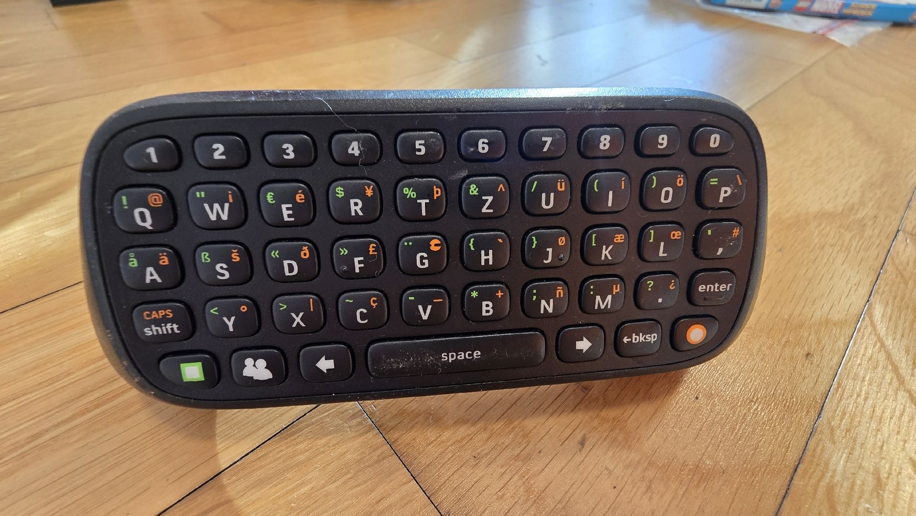 Microsoft Manettes: Xbox 360 chatpad – D'occasion à Lenzburg par cameleoncolor