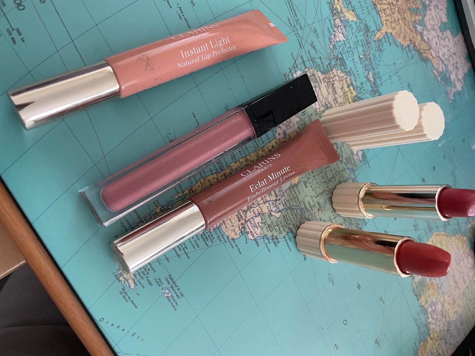 Estée Lauder Make-up: Ester Lauder & Clarins Lippenstift Set, tolle Farben! – Usato da Zug venduto da falama 1