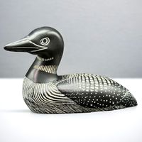 Sculpture de canard en pierre noire du Canada par BOMA
