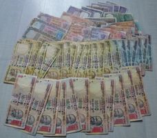 Lot ++ 50 alte Banknoten aus Indien ab 1960