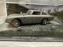 Aston Martin db5 james bond 007 goldfinger