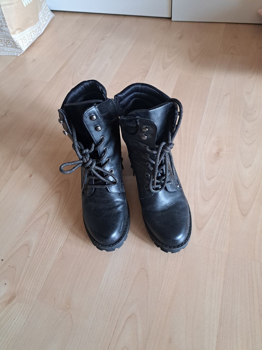 Scarpe da donna: Stiefletten Grösse 39 – Usato da Urdorf venduto da Yvonne008