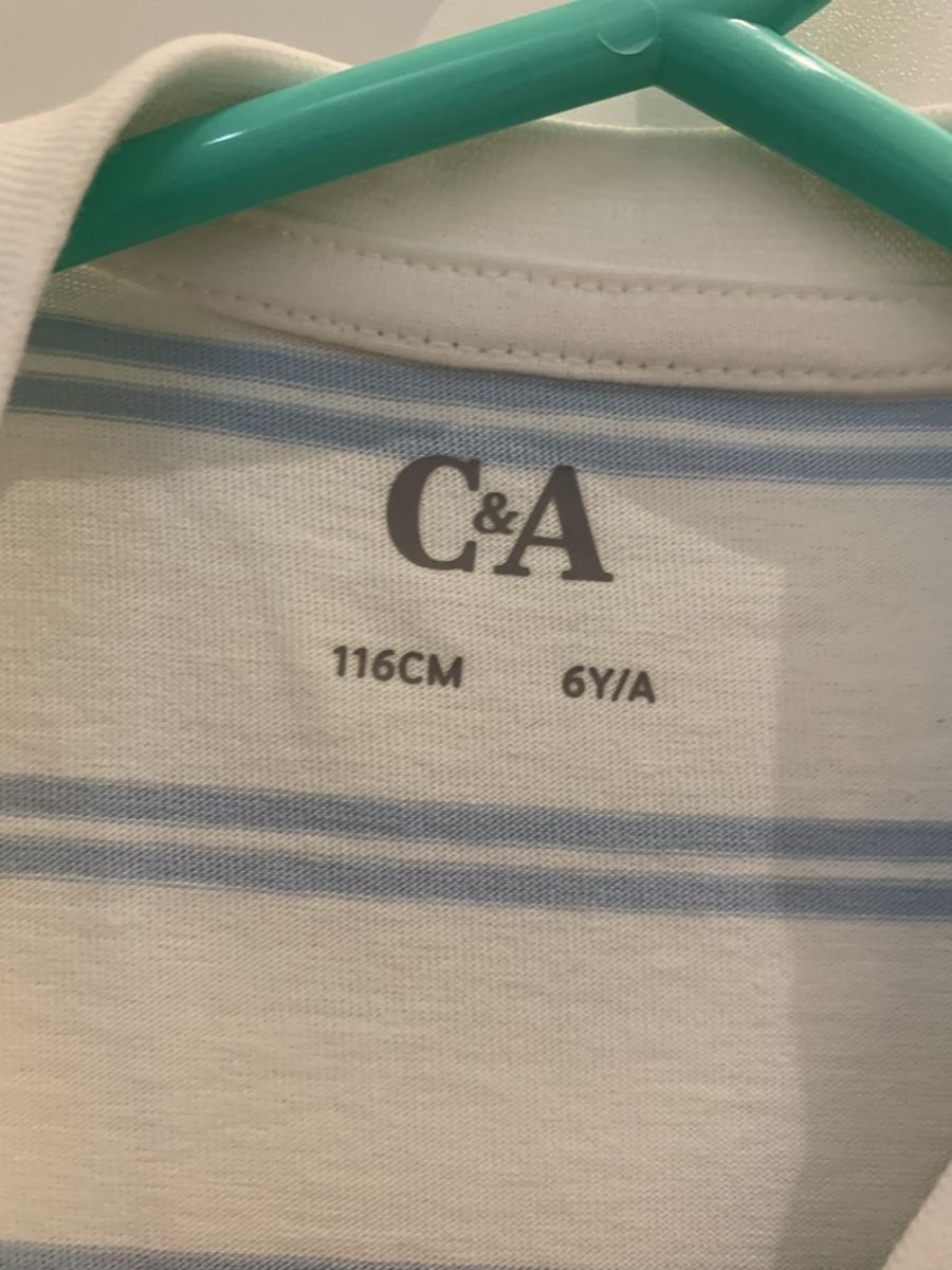 C&A Camicie, T-shirt & Polo: T-Shirt Gr. 116, weiss/blau gestreift – Usato da Buus venduto da 2013dp 2